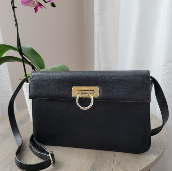 Salvatore Ferragamo Handbags - Salvatore Ferragamo vintage shoulder bag